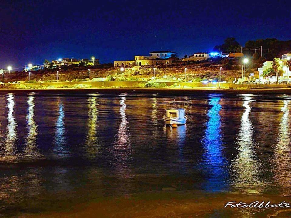 A Pozzallo Vicino Al Mare Villa Bagian luar foto